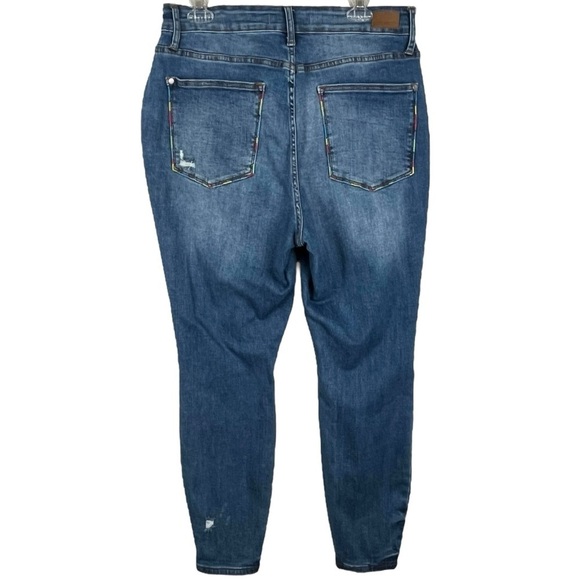 Judy Blue High Rise Skinny Fit Rainbow Embroidered Trim Size 14W - Picture 2 of 15